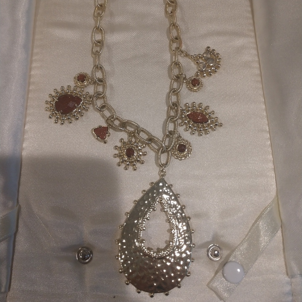 KENDRA SCOTT RETIRED NECKLACE